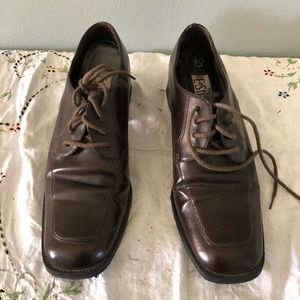 Women’s Brown dress shoes